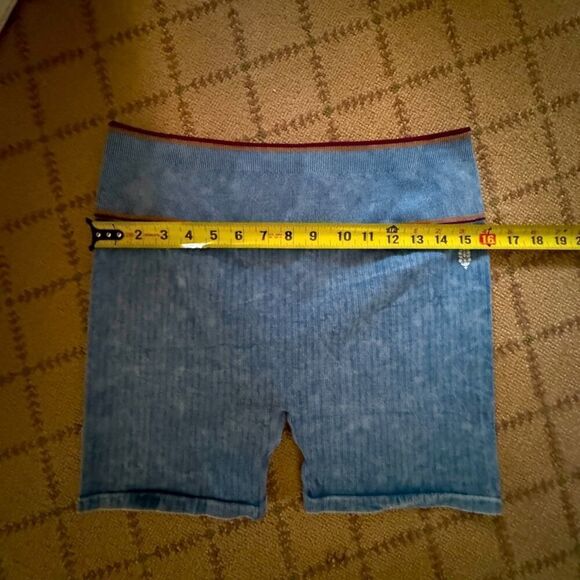 FP Movement blue texturized athletic workout shorts w stretch NWOT M/L - Picture 5 of 8